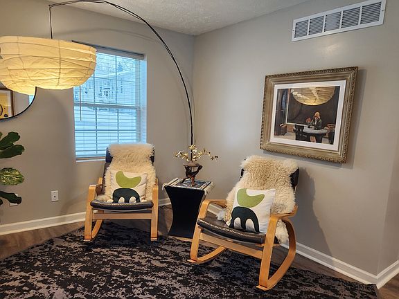 Sitting room area.