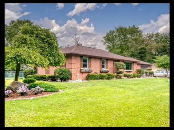 27W120 National St, West Chicago, IL 60185