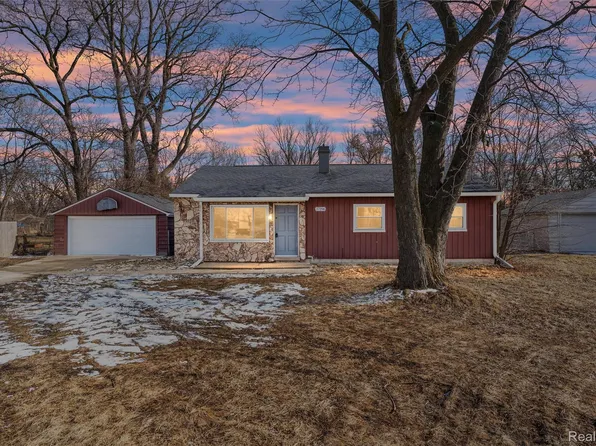 37196 Groesbeck Hwy, Clinton Township, MI 48036