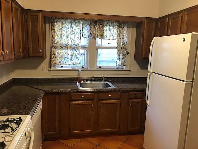 61 Sycamore St #1 — Photo 6
