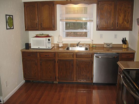 2nd image of 3 Wineberry Ln