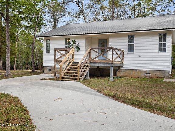 5th image of 3401 Goldenrod Ave