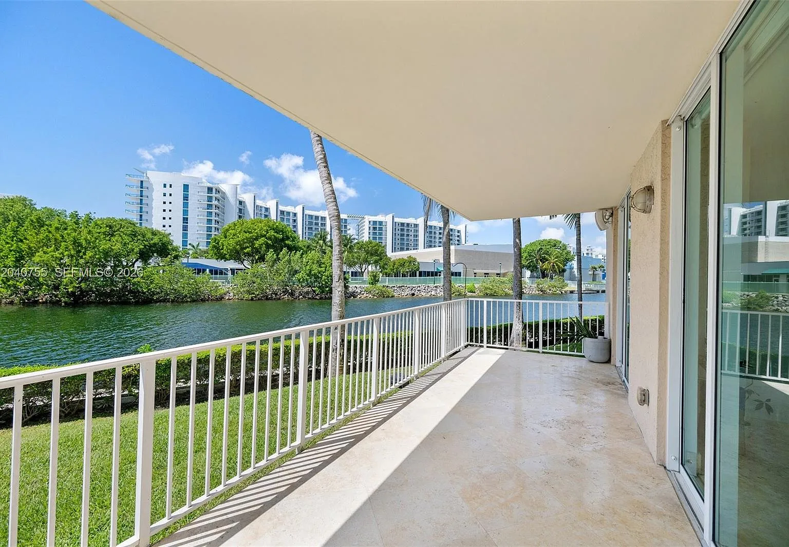 Aventura Marina Condo Num — Photo 2