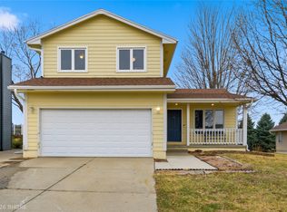 1215 N 7th St, Indianola, IA 50125