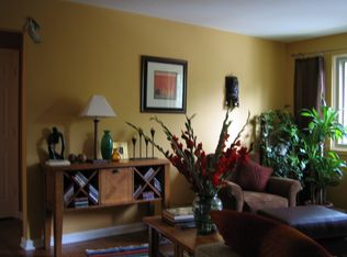 511 Judson Ave APT 2B, Evanston, IL 60202