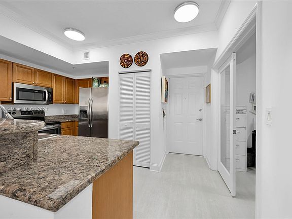 4th image of 357 Almeria Ave APT 903