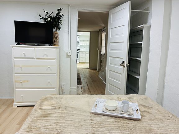 3rd image of 1058 Birch St SW #1