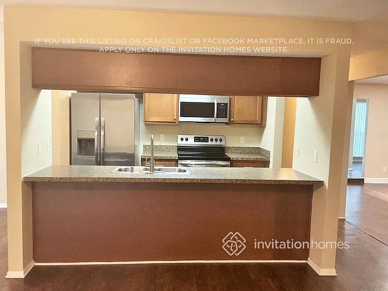 2111 Almeria Way S — Photo 6