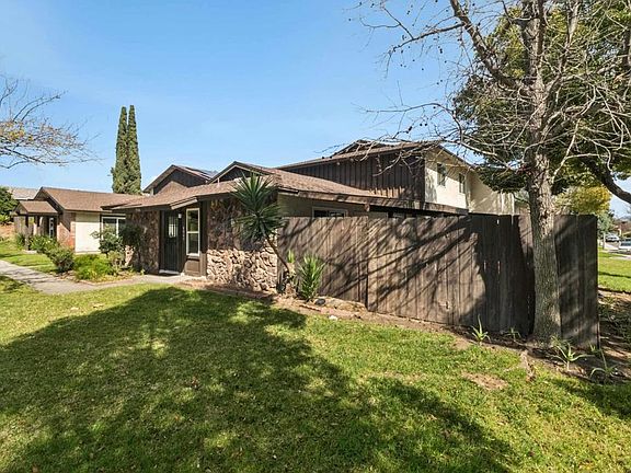 3rd image of 9941 Woodpark Dr