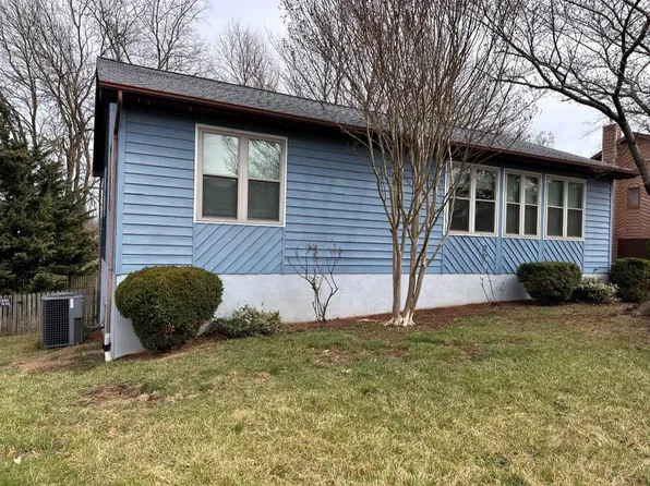 572 Viewmont Ct, Harrisonburg, VA 22802