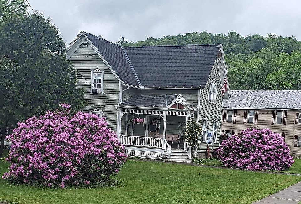 1st image of 147 Richardson St