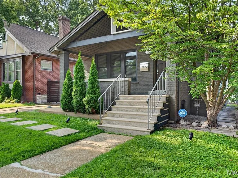 7122 Nashville Ave — Photo 4