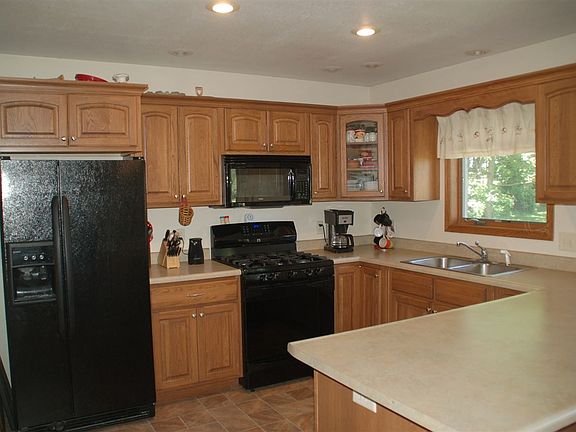 5th image of 901 7th Ave NE