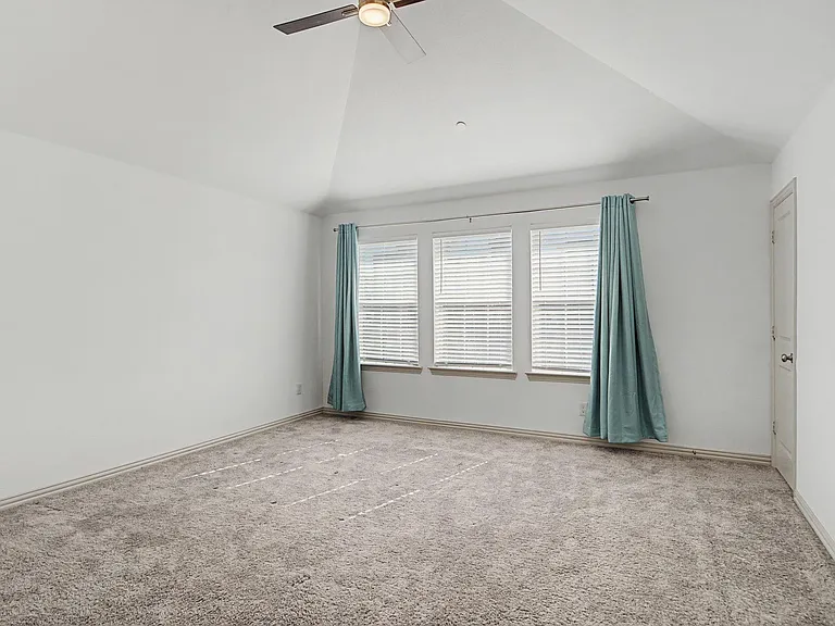 6032 Silverado Trl — Photo 17