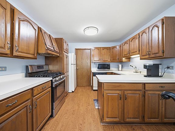 5th image of 8852 Central Ave