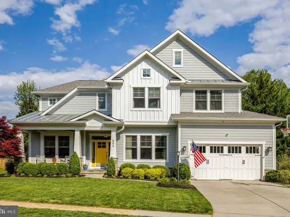 504 Valley Dr SE, Vienna, VA 22180