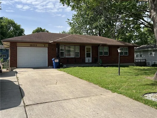 1603 NE 75th St, Gladstone, MO 64118