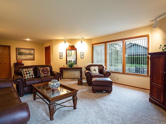 4th image of 1343 Highland Rd