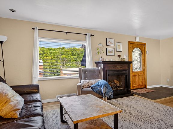 5th image of 3969 Beechwood Blvd