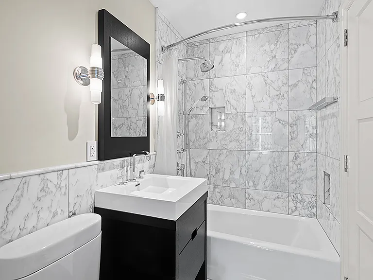 320 E 55th St #TOWNHOUSE — Photo 11