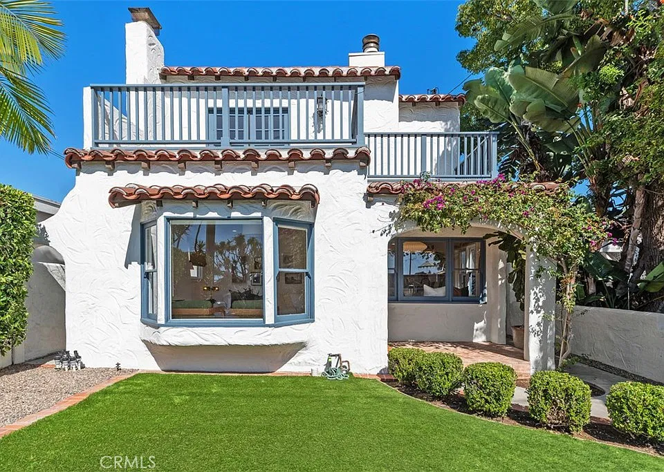 1136 Catalina