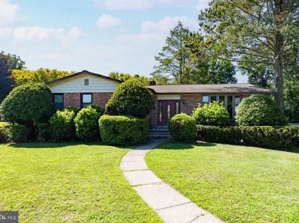 975 Spring View Dr, Southampton, PA 18966