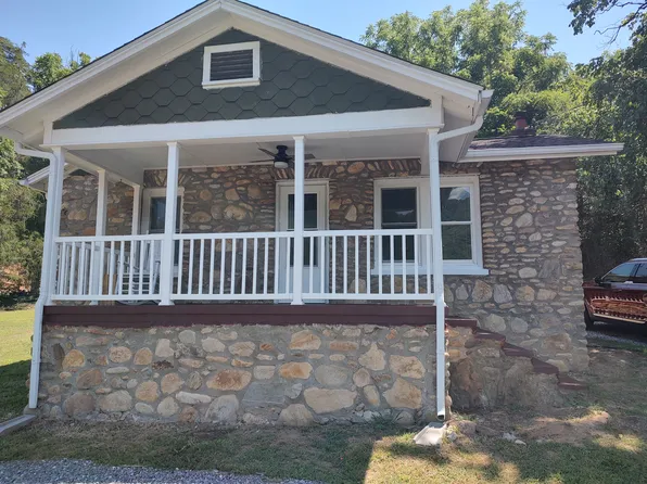 9871 Highway 107, Tuckasegee, NC 28783