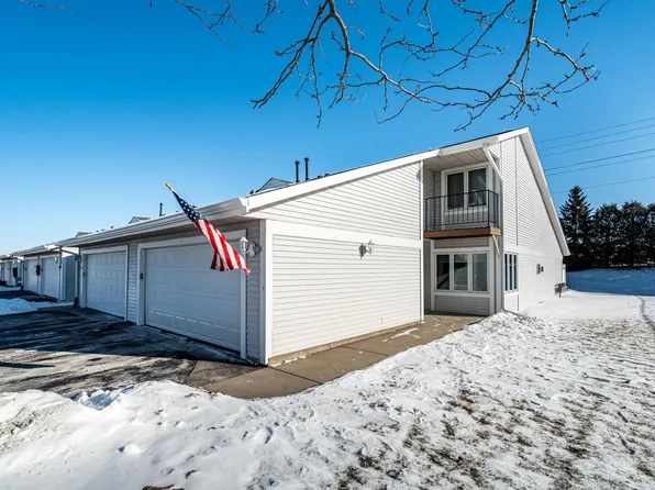 372 Hartford SQUARE #6, Hartford, WI 53027