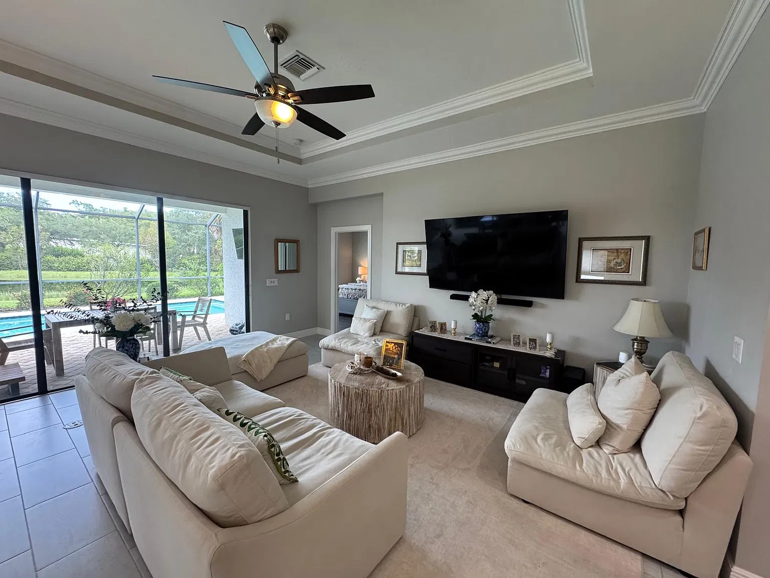 3 bed, 2201 sqft, $4,300 — Photo 2