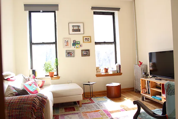 Rented by R New York | media 14