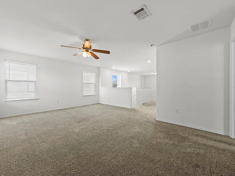 544 Ayinger Ln — Photo 23