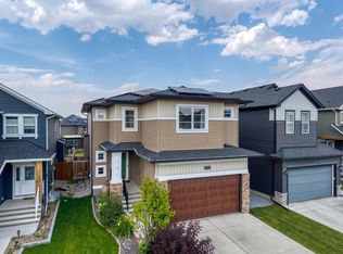 1532 S Ravensmoor Way SE, Airdrie, AB T4A0V9
