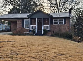 219 Motor Boat Club Rd, Greenville, SC 29611