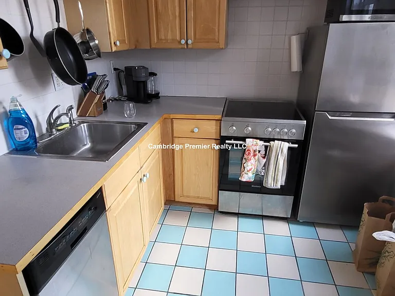 281 Harvard St #4 — Photo 10