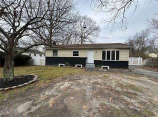 295 Commack Rd, Shirley, NY 11967