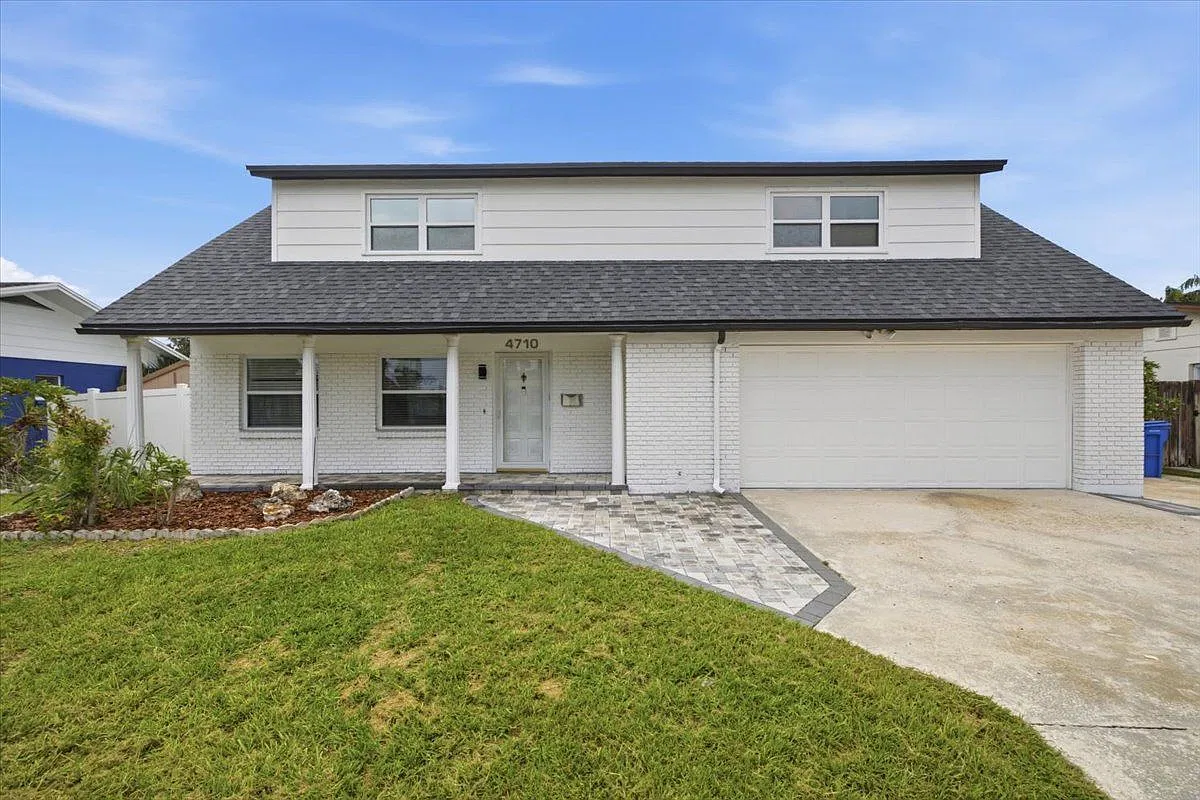 4 bed, 3.0 bath, 2259 sqft, $3,900 — Photo 1