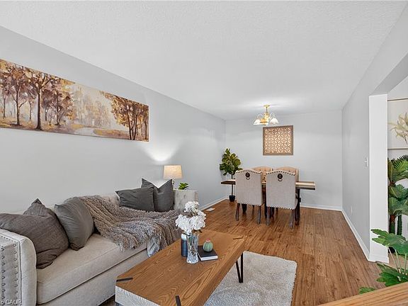 5th image of 45 Valleyhaven Ln