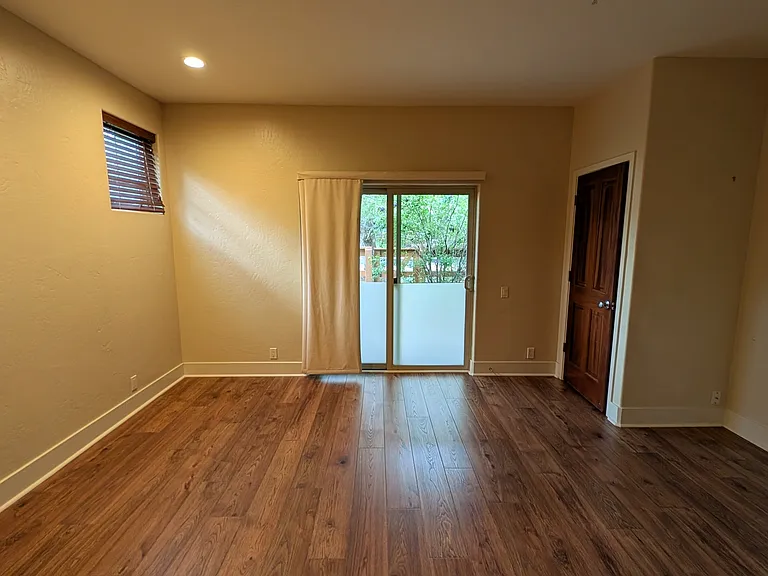 530 Evans Ct — Photo 13