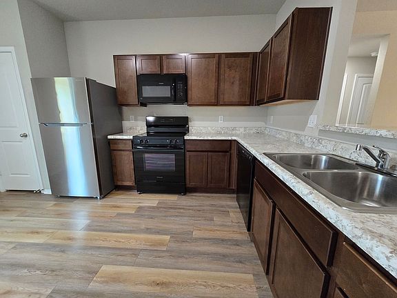 3rd image of 4520 Olympic Dr