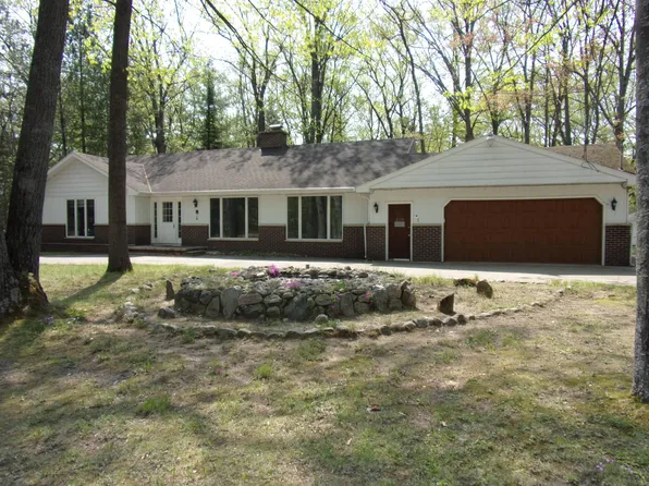 210 Quiet Ct, Houghton Lake, MI 48629