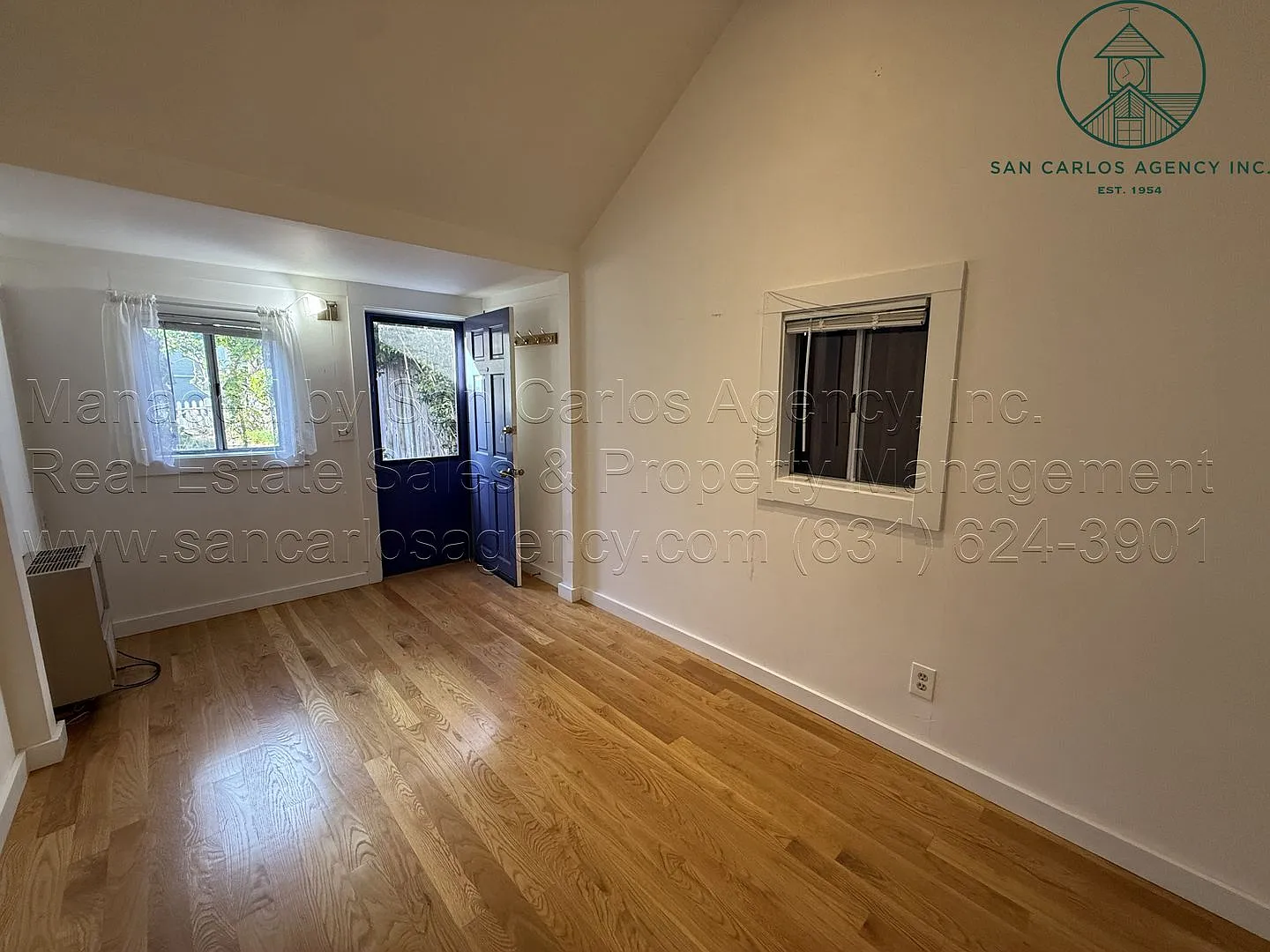 Adorable Studio Unit in Perfect Pacific Grove Location — Photo 3