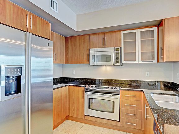 4th image of 600 S Dixie Hwy APT 313