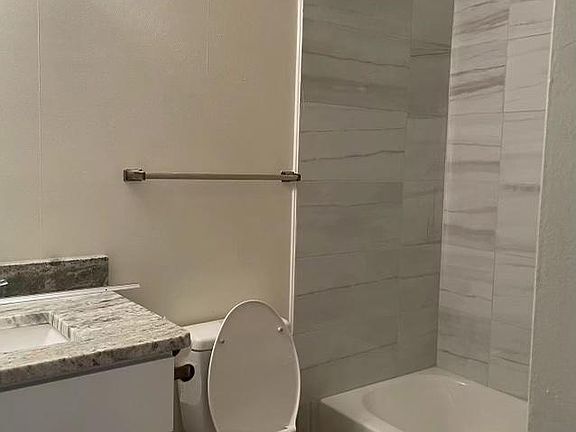 4th image of 4624 Fern Oak Ct
