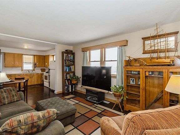 3rd image of 515 3rd Ave
