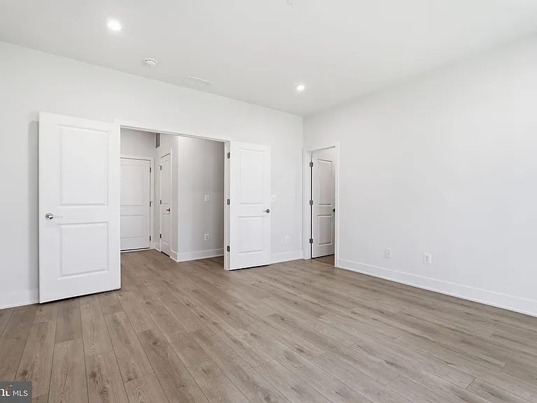 42200 Shining Star Sq — Photo 4
