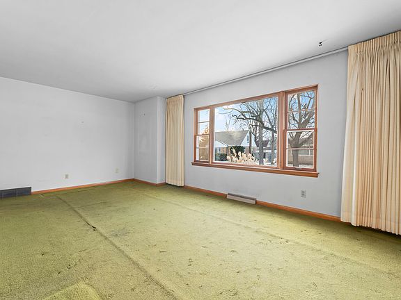 4th image of 19 Schrum Rd