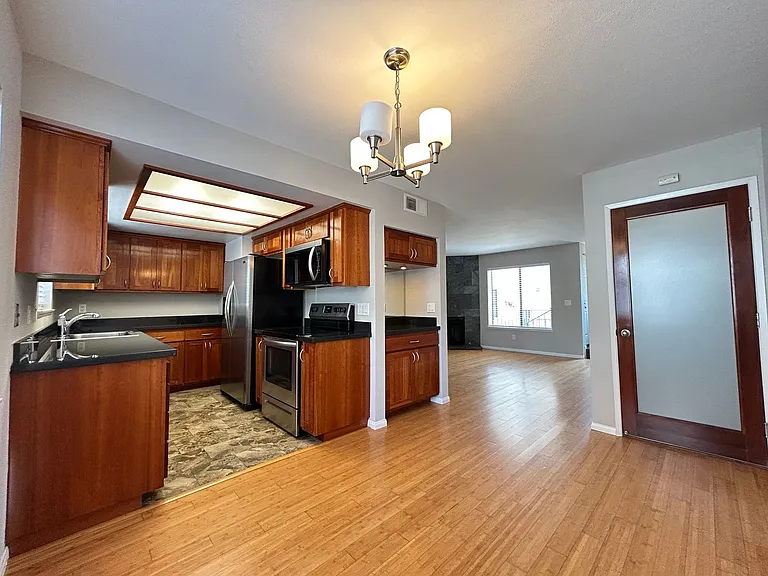 2202 N Broadway #G — Photo 9