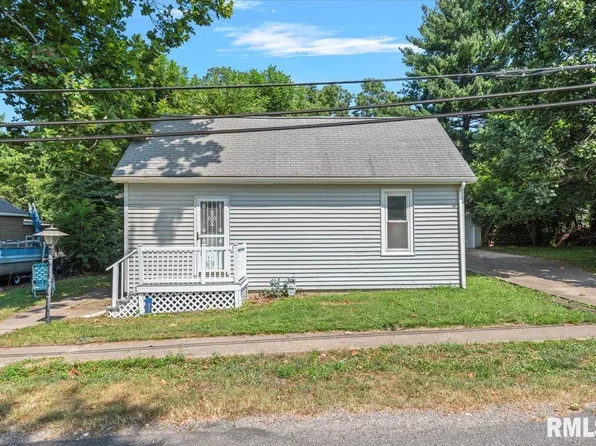 825 E Kinzie St, Riverton, IL 62561