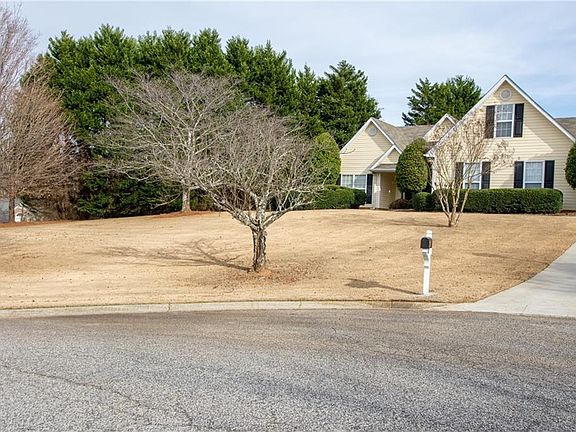 2nd image of 6077 Hillsdale Cir
