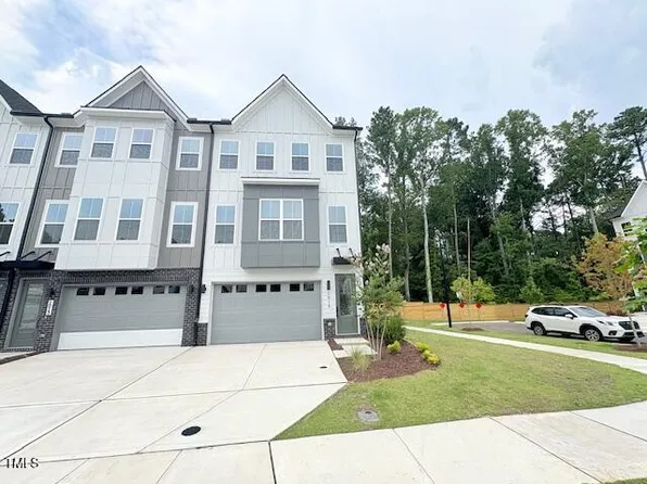 1015 Regalia Rd #27, Durham, NC 27713